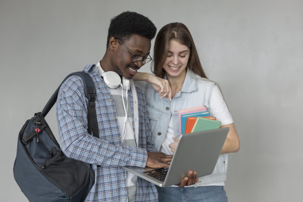 EUA altera cursos de programa para estudantes estrangeiros