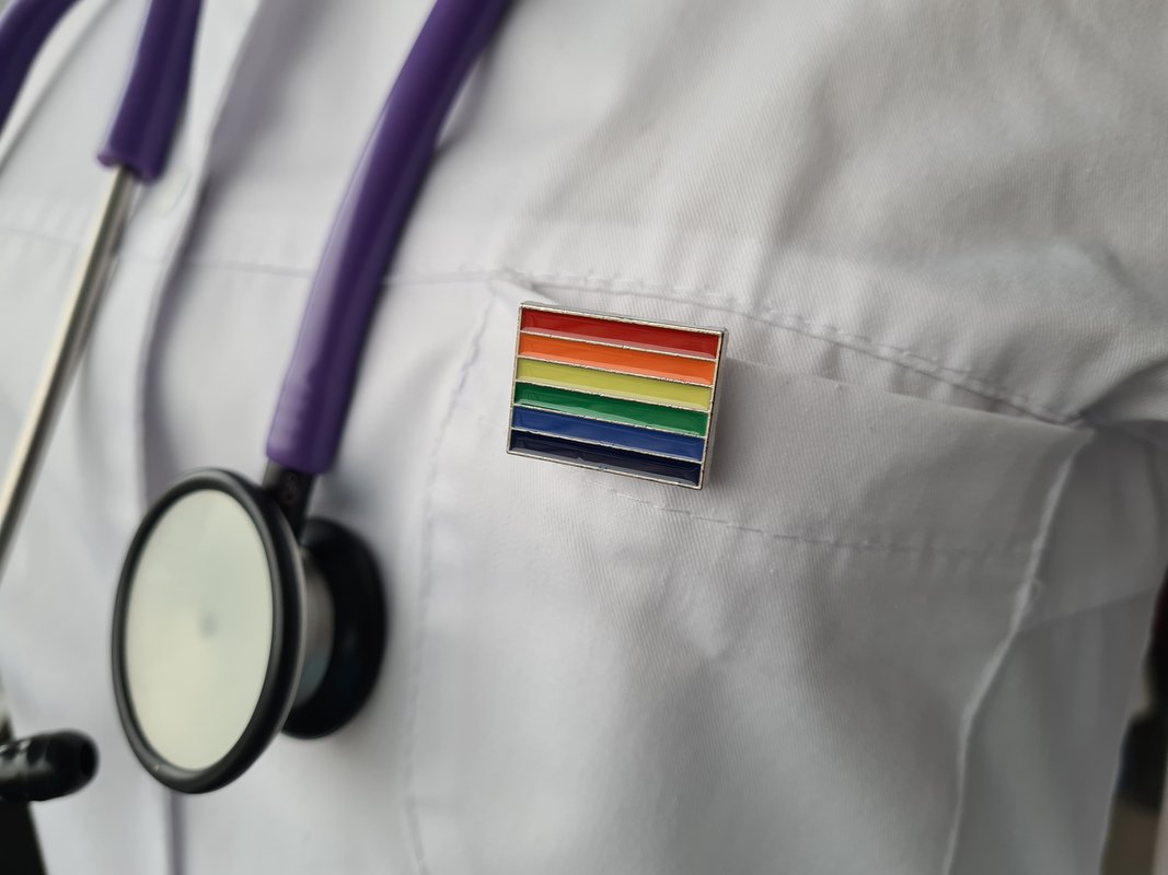 Atendimento urológico inclusivo é fundamental, diz médico