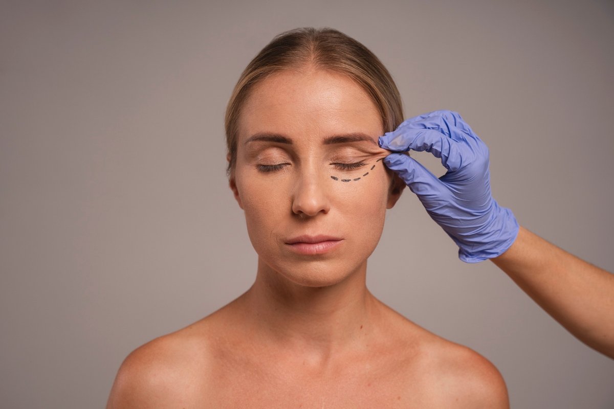 Cirurgia plástica ocular vai além da estética