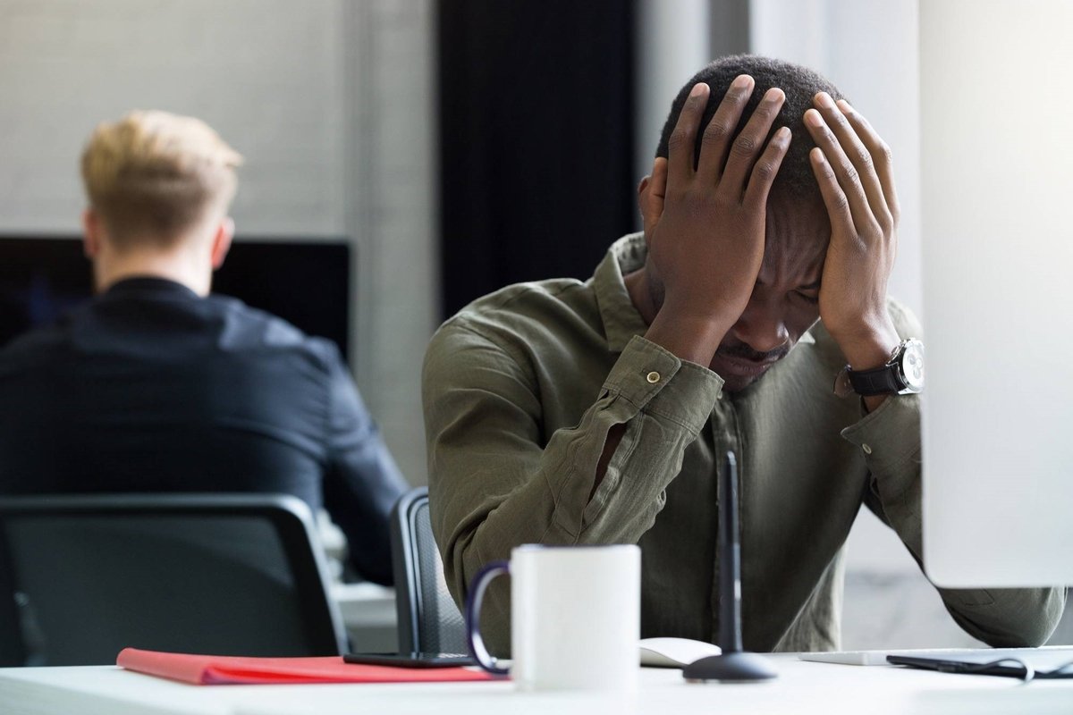 Nova NR-1 expõe o peso do ambiente de trabalho no adoecimento mental