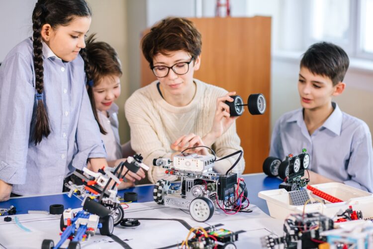 Educação tecnológica cresce com foco na abordagem STEAM