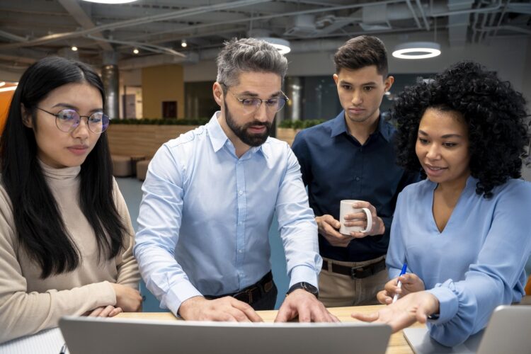 IA nas empresas: liderança e capacitação determinam sucesso
