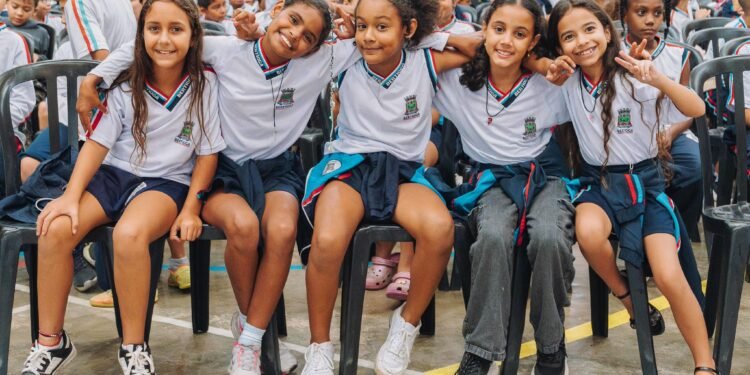 Bertioga se destaca na educação com avanços em inovação e inclusão