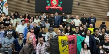 Sessão solene na Câmara de Santos celebra 25 anos do Educafro Valongo