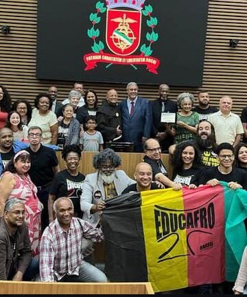 Sessão solene na Câmara de Santos celebra 25 anos do Educafro Valongo