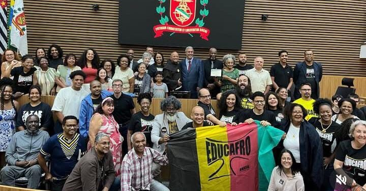 Sessão solene na Câmara de Santos celebra 25 anos do Educafro Valongo