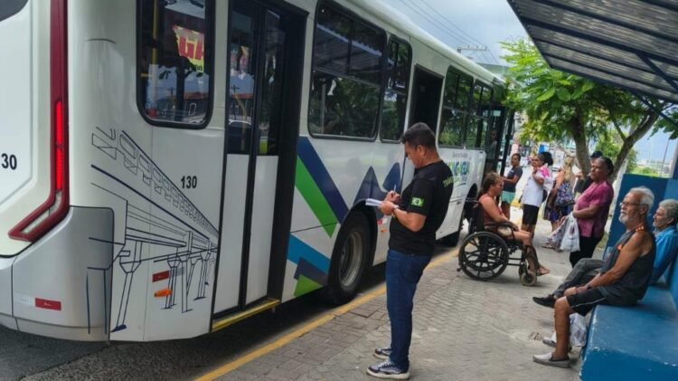 Semutran intensifica fiscalização de horários do transporte coletivo em Mongaguá