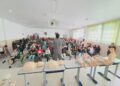 Alunos de Mongaguá participam de treinamento de primeiros socorros com o Corpo de Bombeiros.