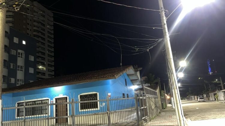 Mongaguá emite 68 notificações para combater fios soltos nas ruas