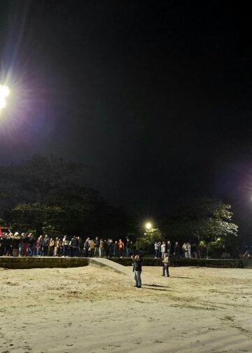 Guarujá instala nova iluminação em LED na orla da Praia do Guaiúba