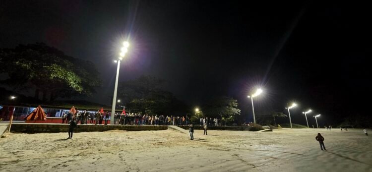 Guarujá instala nova iluminação em LED na orla da Praia do Guaiúba