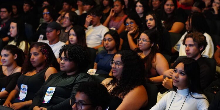 Mongaguá oferece cursinho gratuito para estudantes da rede pública que vão prestar o Enem