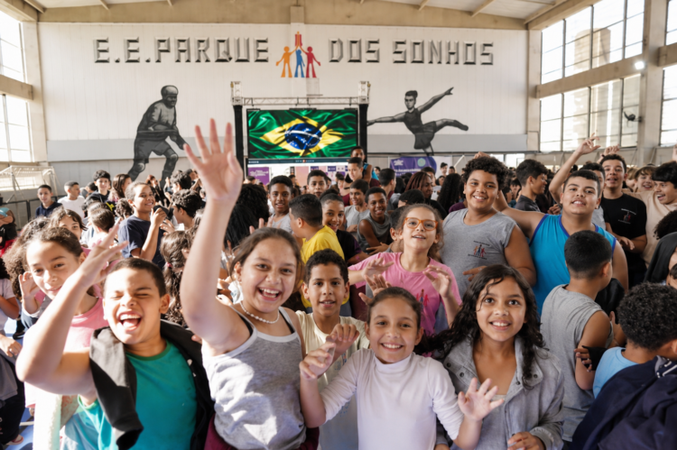 Escola de Cubatão premiada como a melhor do mundo garante vaga em Mundial de Robótica no Japão